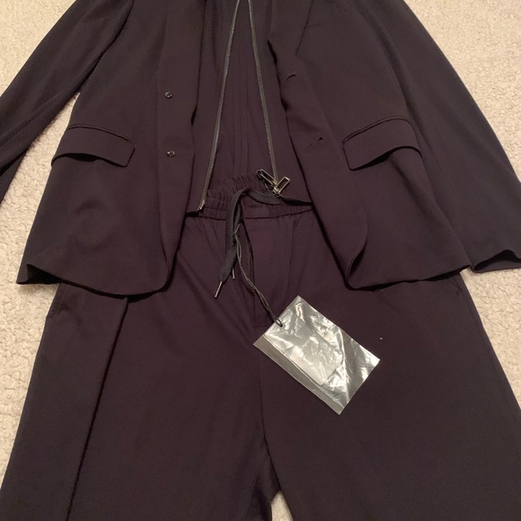 Brand new suit - Picture 5 of 5